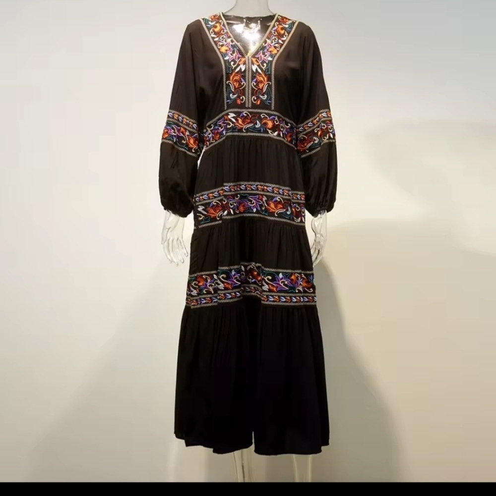 Chic Black Maxi Dress with Colorful Embroidery - Picture 10 of 15
